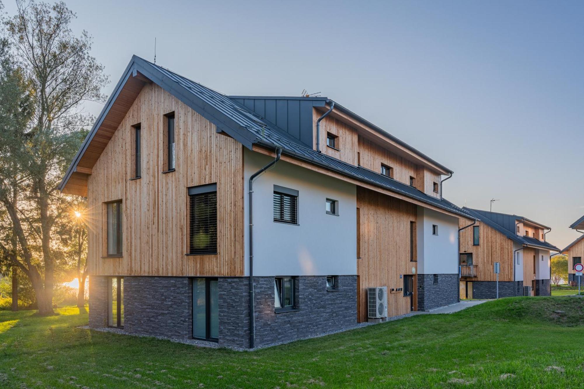 Apartman Černá v Pošumaví エクステリア 写真